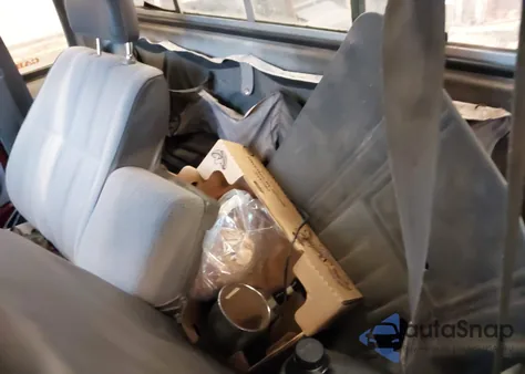 1987 Toyota Pickup Xtracab Rn67 Dlx из США, поврежденный, VIN JT4RN67D9H5073564